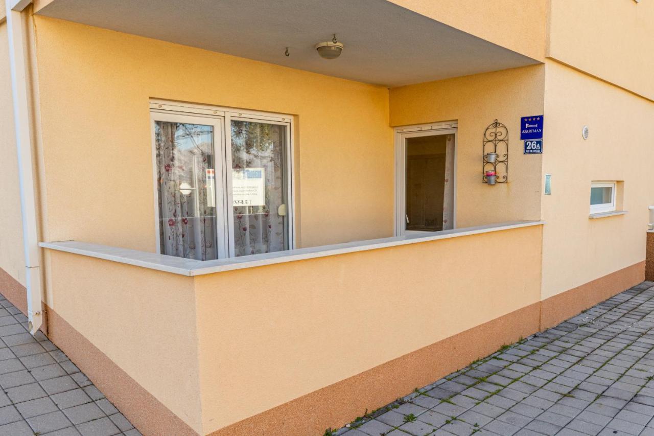 Spacious 2-Bedroom Apartment With Terrace And Parking Cavtat Exterior foto