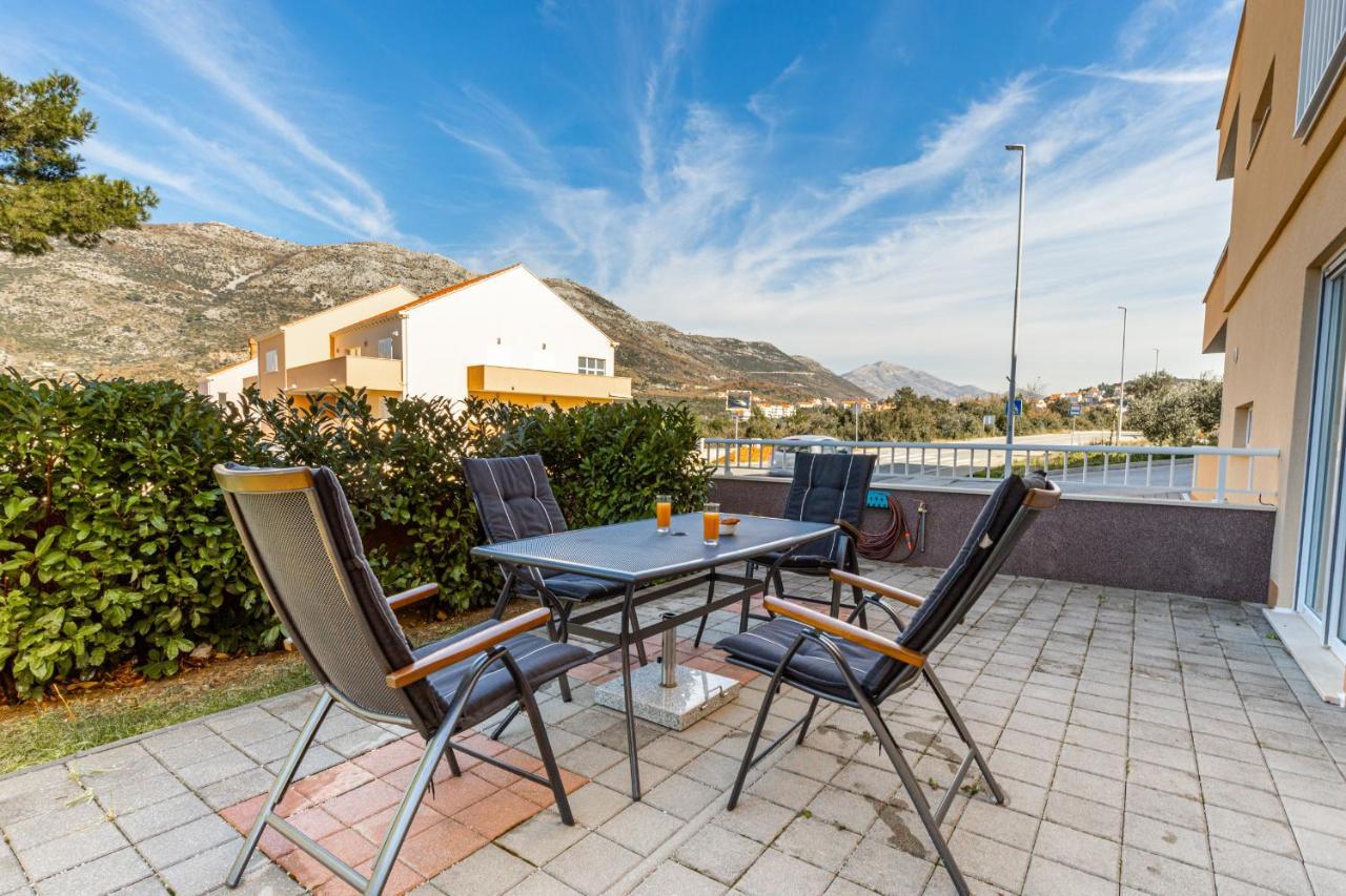 Spacious 2-Bedroom Apartment With Terrace And Parking Cavtat Exterior foto
