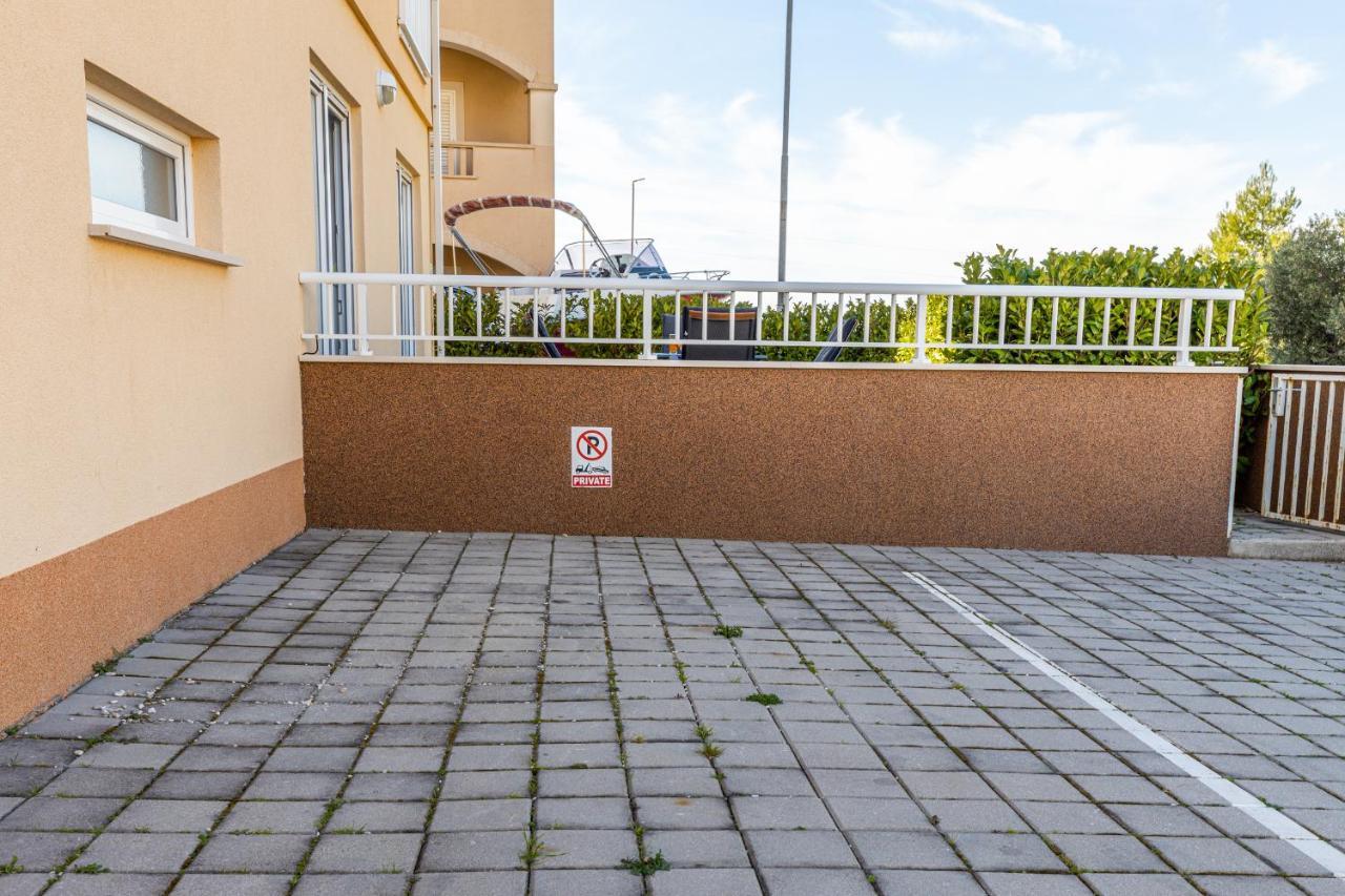 Spacious 2-Bedroom Apartment With Terrace And Parking Cavtat Exterior foto
