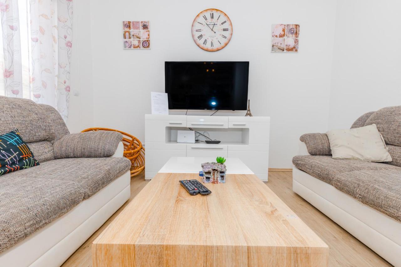 Spacious 2-Bedroom Apartment With Terrace And Parking Cavtat Exterior foto